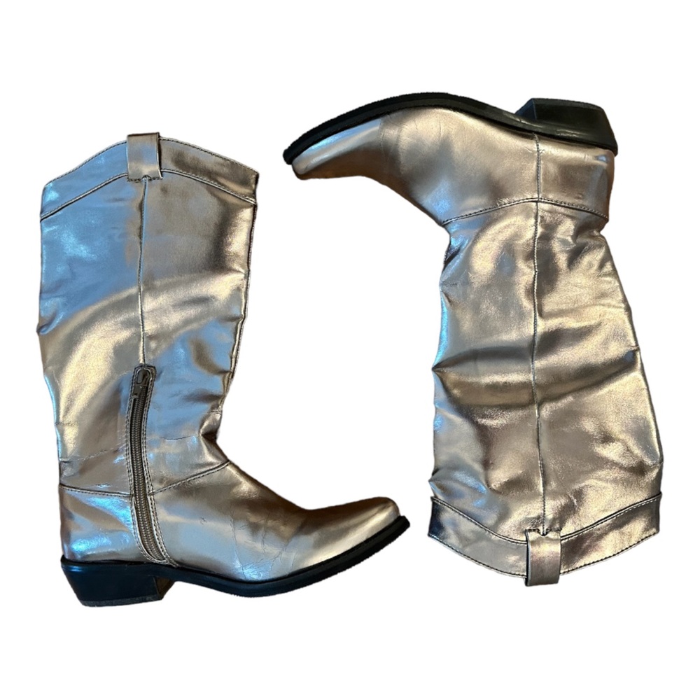 Women’s silver metallic cowboy boots WORN ONCE size 6